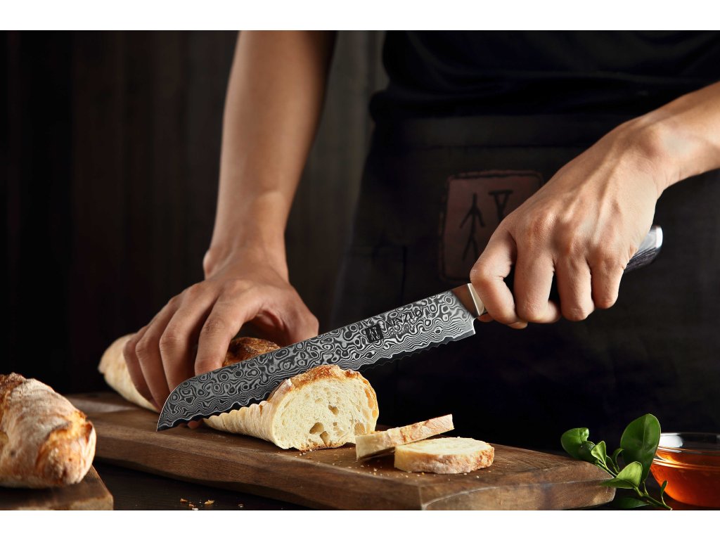 Schneiden von Gebäck mit dem Brotmesser XinZuo Ya B20