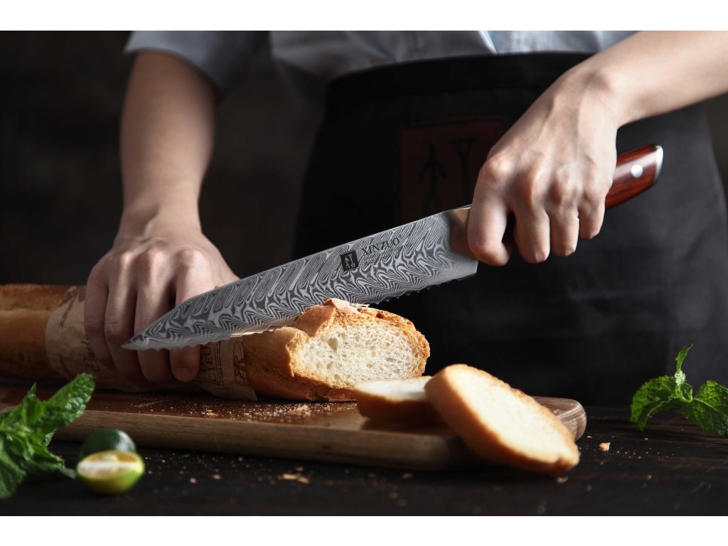 Schneiden von Gebäck mit dem Brotmesser XinZuo Yi B27