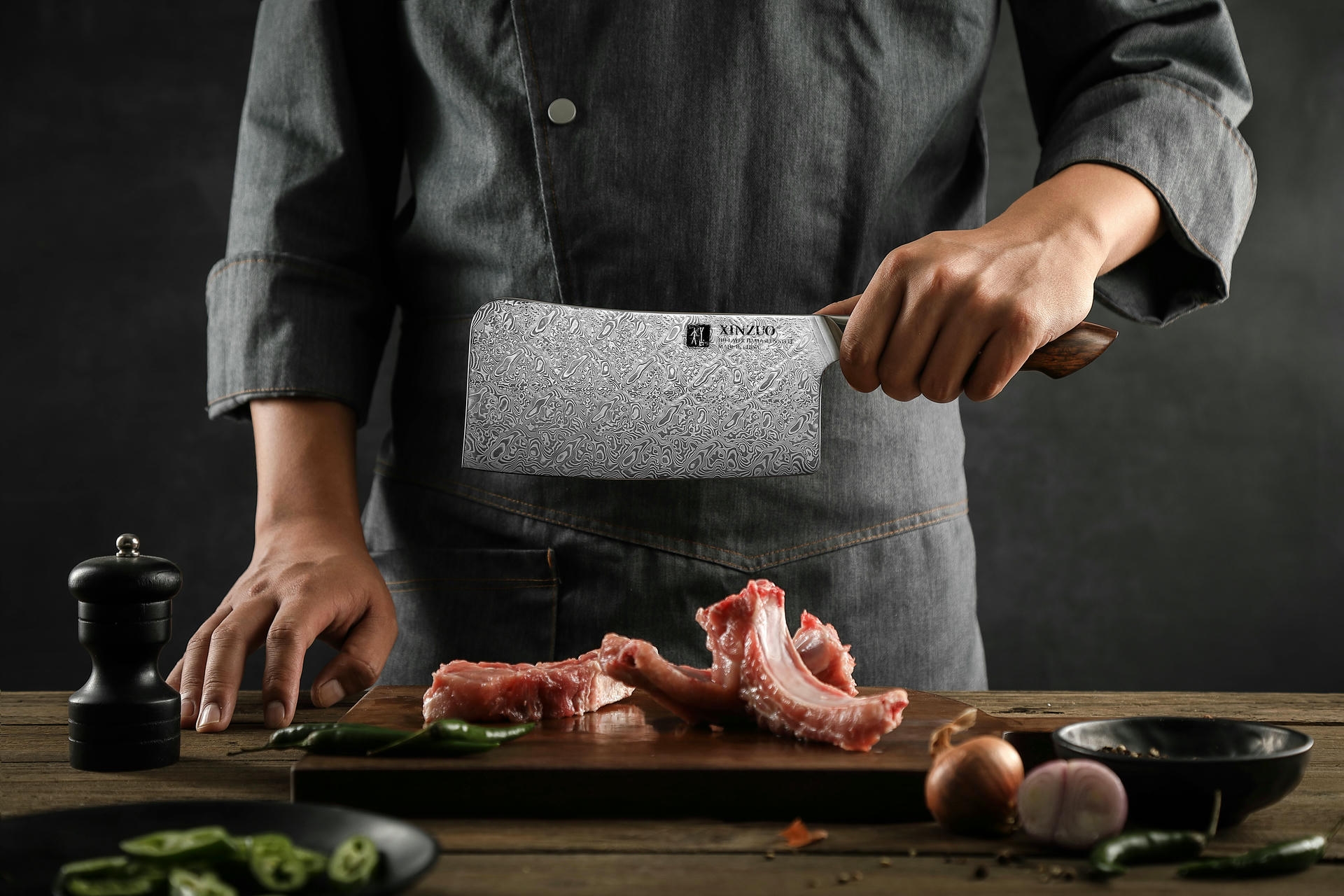 Hackmesser XinZuo Jiang B46D in der Hand