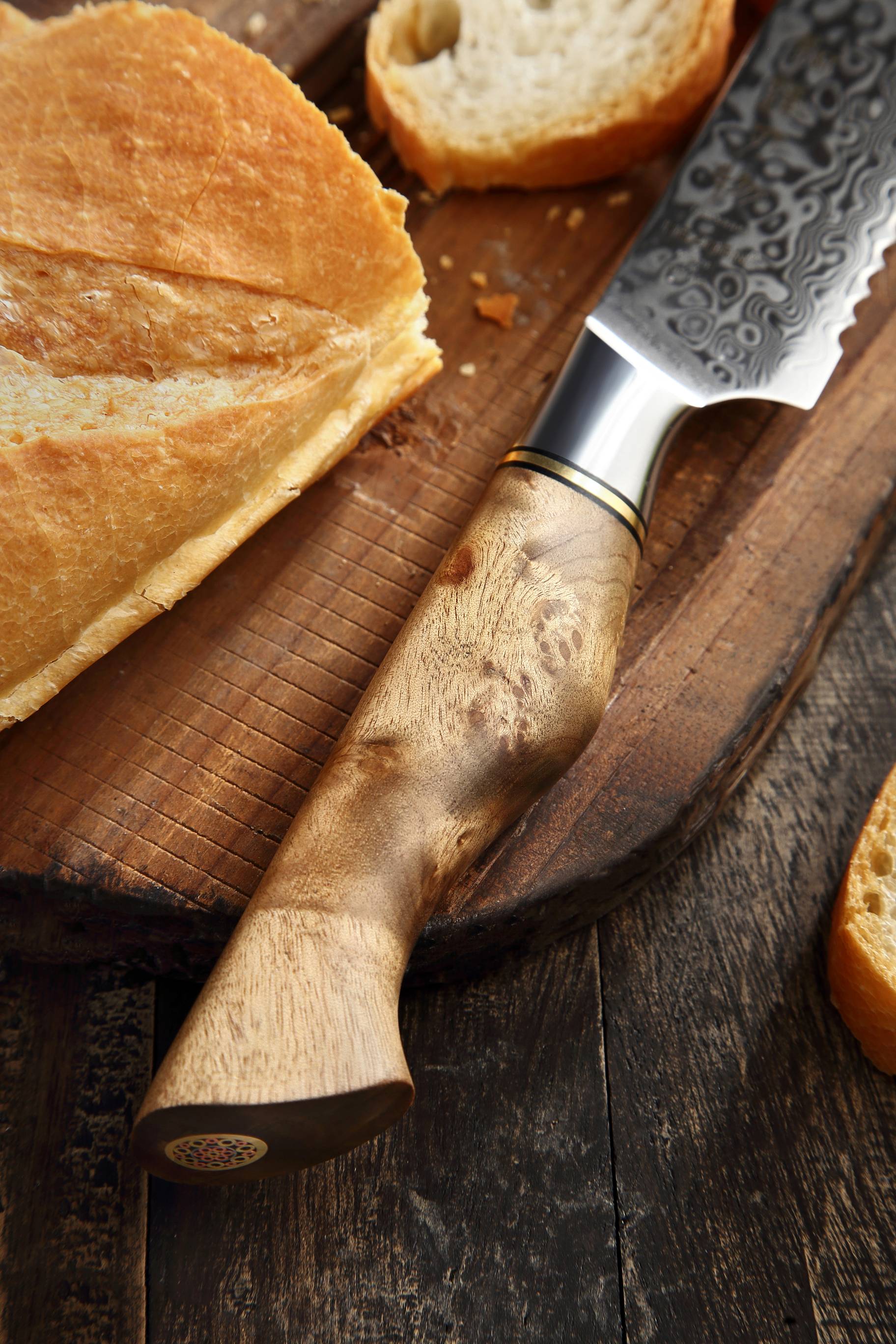 Der Griff des Brotmessers HEZHEN Master B30