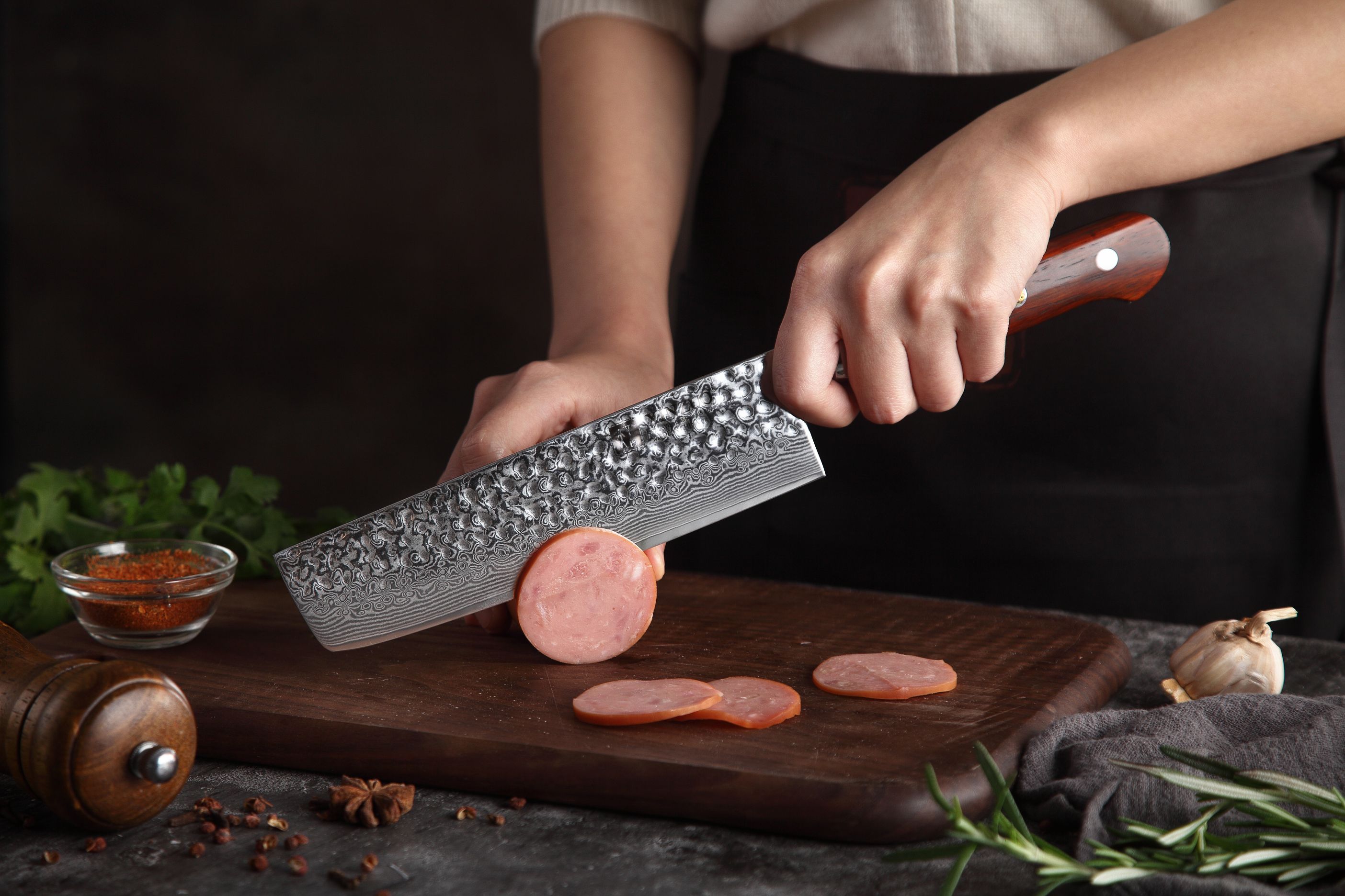 Schneiden mit dem Nakiri Messer XinZuo Yun B9H