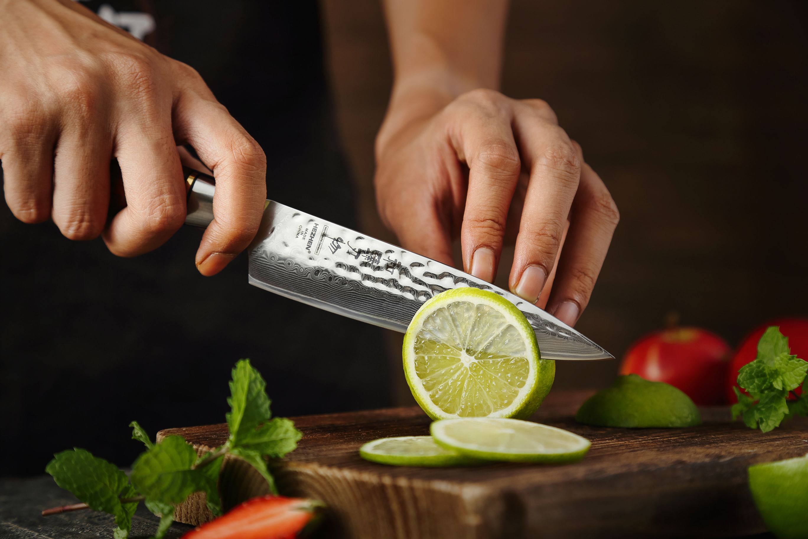 Schneiden mit dem Gemüsemesser HezHen Master B30R