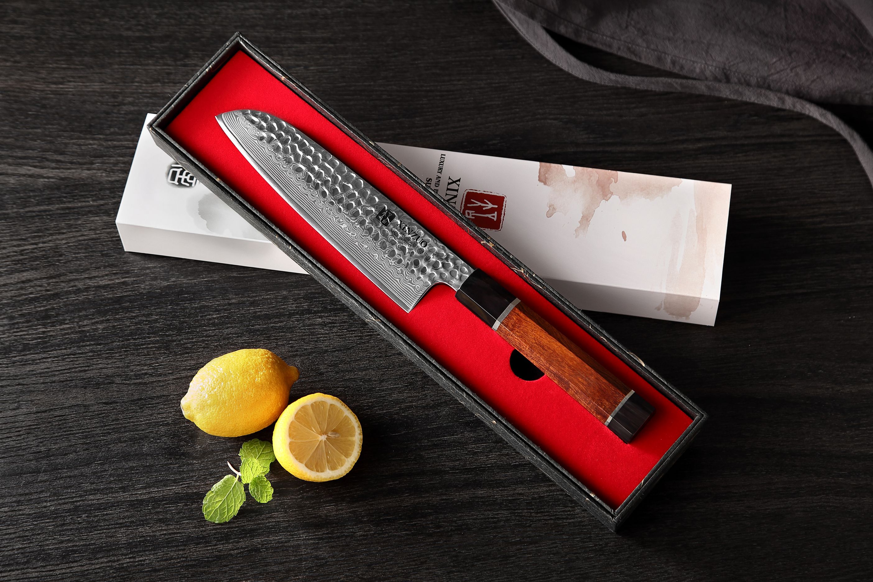 Luxuriöse Geschenkbox Santoku Messer XinZuo Zhen PM8 18 cm