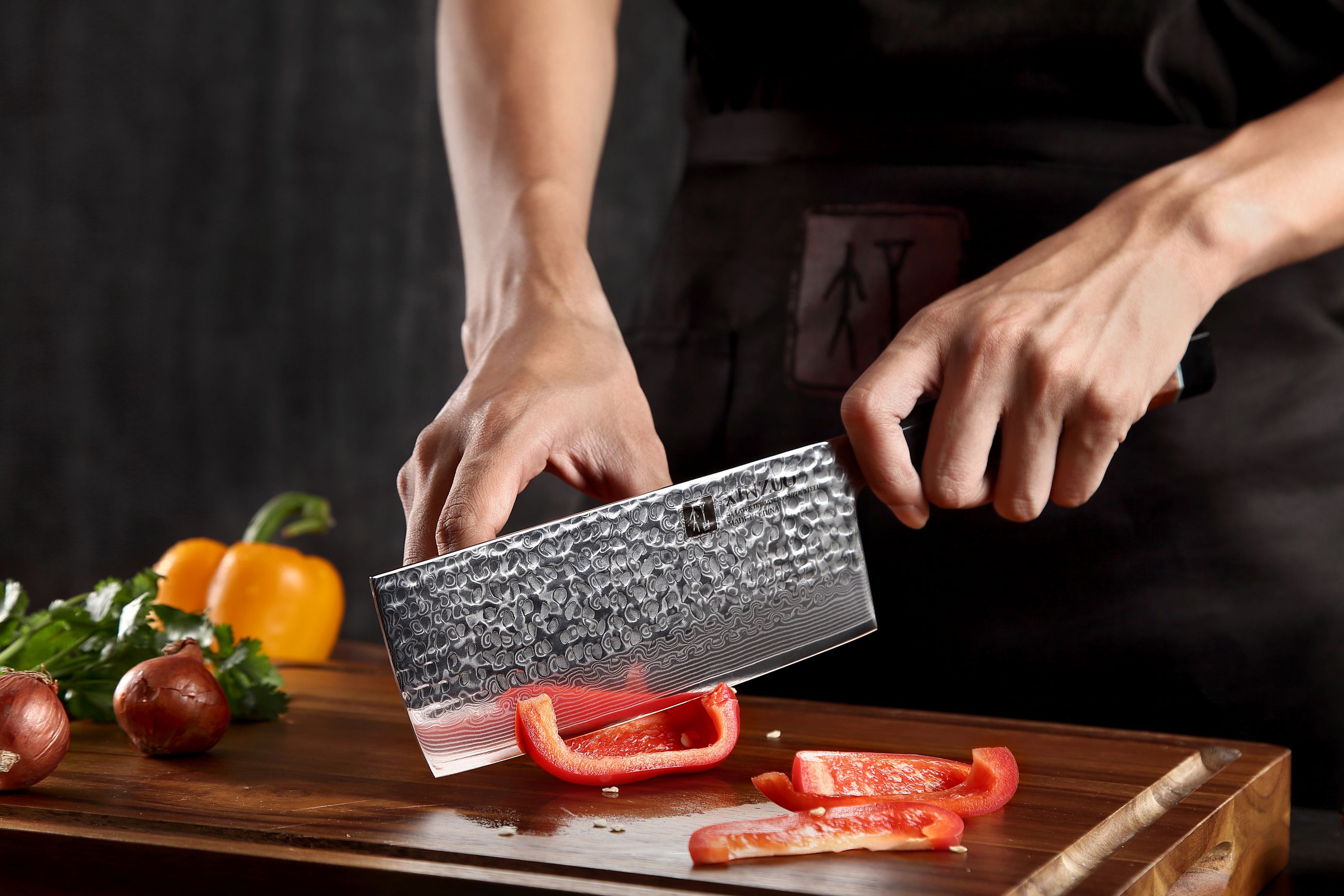 Schneiden mit dem Nakiri Messer XinZuo Zhen PM8