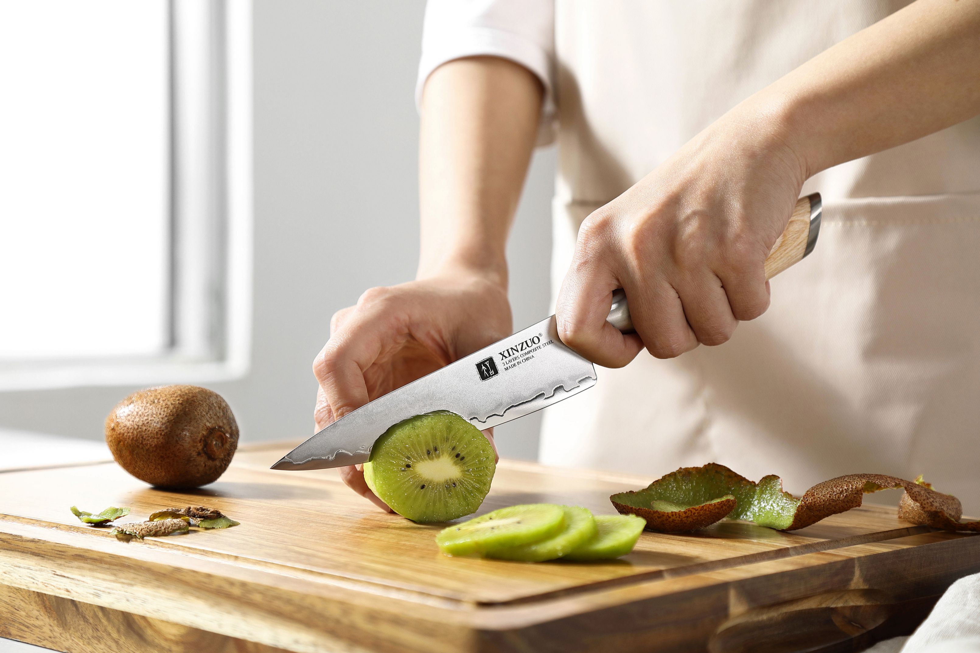 Schneiden mit dem Gemüsemesser XinZuo Lan B37S