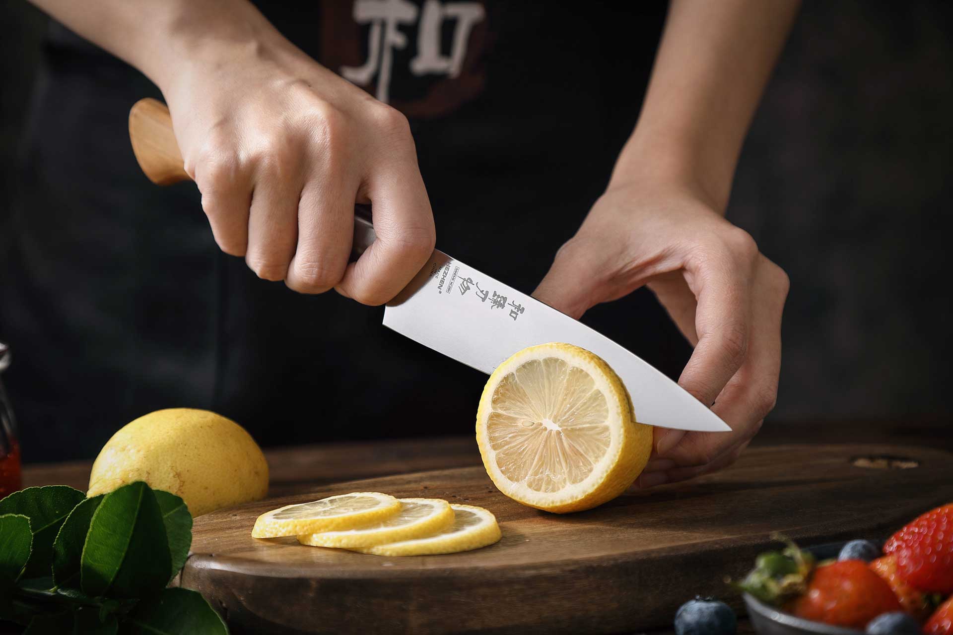 Schneiden mit dem Gemüsemesser HezHen B30S