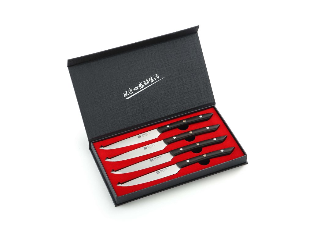 Steakmesser XinZuo M6 auf dem Schneidebrett in der Geschenkbox