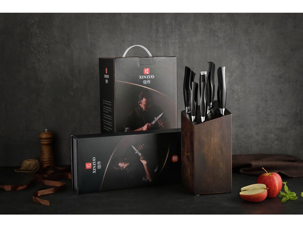 Das Messerset XinZuo der Serie Feng B32 ist in einer luxuriösen Geschenkbox verpackt 