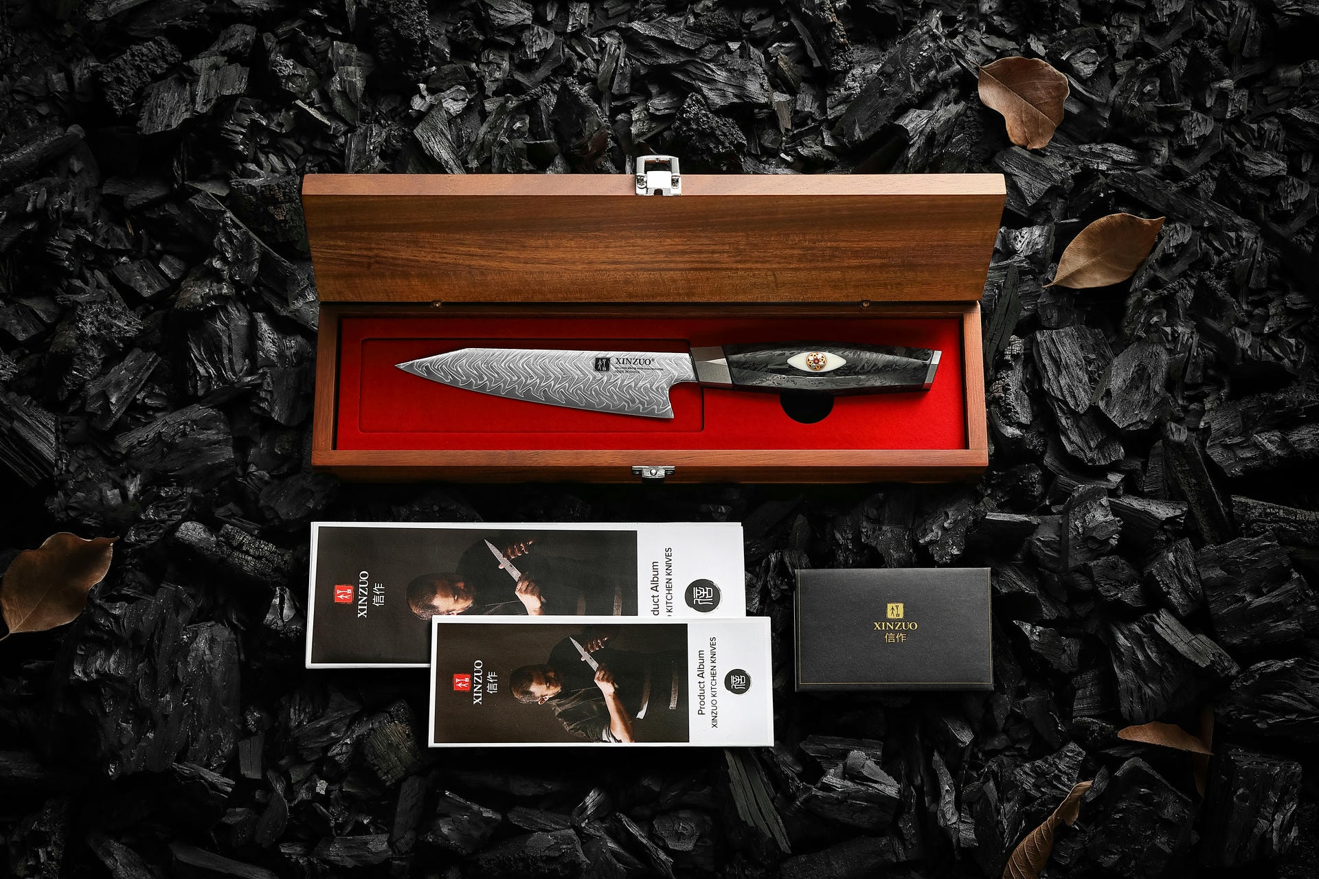 Küchenmesser aus der Serie Li ist in einer luxuriösen Holzbox