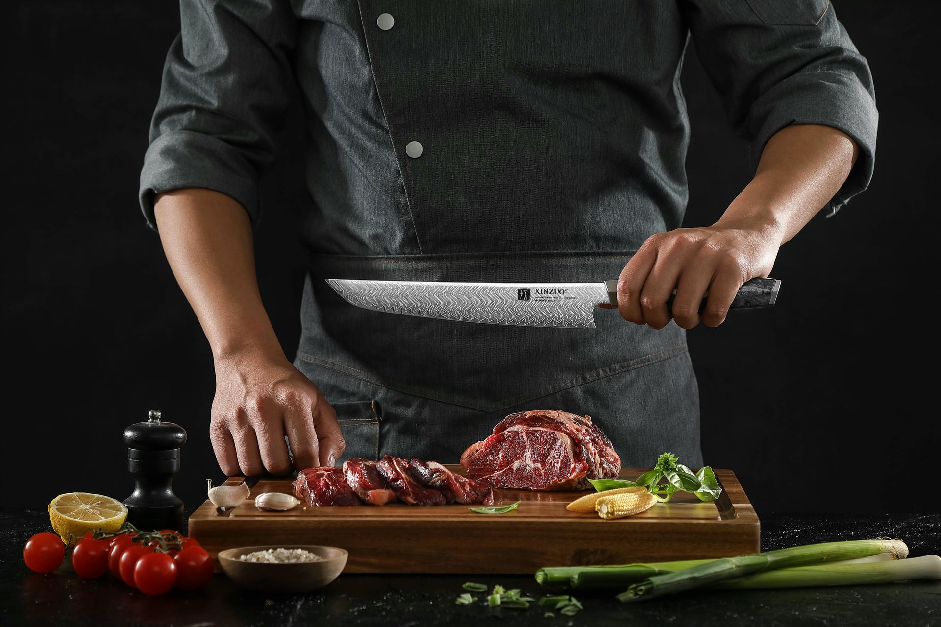 Fleischmesser XinZuo Li X04 in der Hand