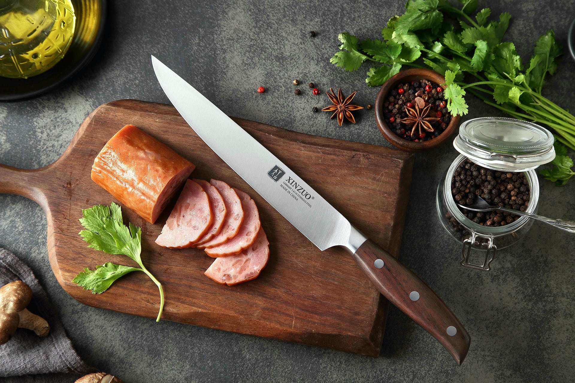 Schneiden mit dem Fleischmesser XinZuo B35 Zhi