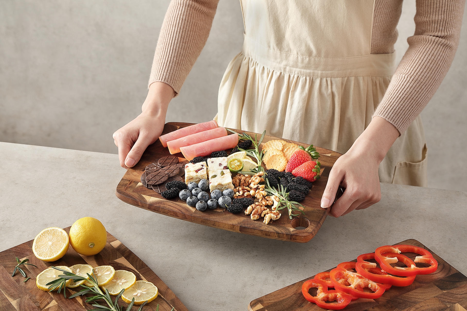 Servierbeispiel der Speisen auf dem Brett