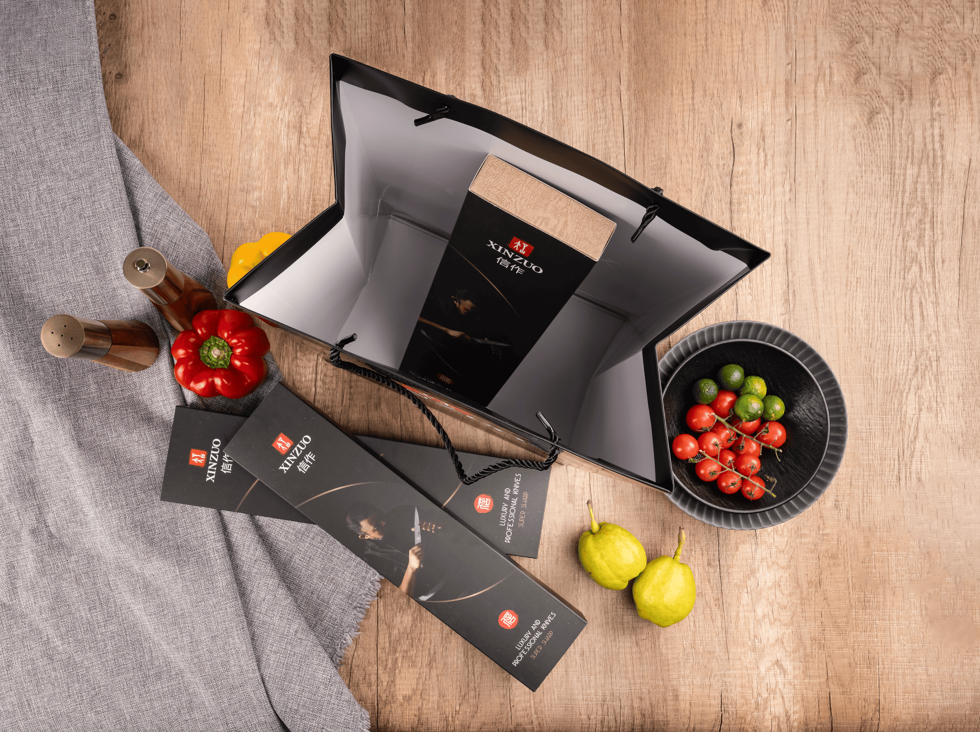 Ein Blick auf die XinZuo-Geschenktasche mit Messern