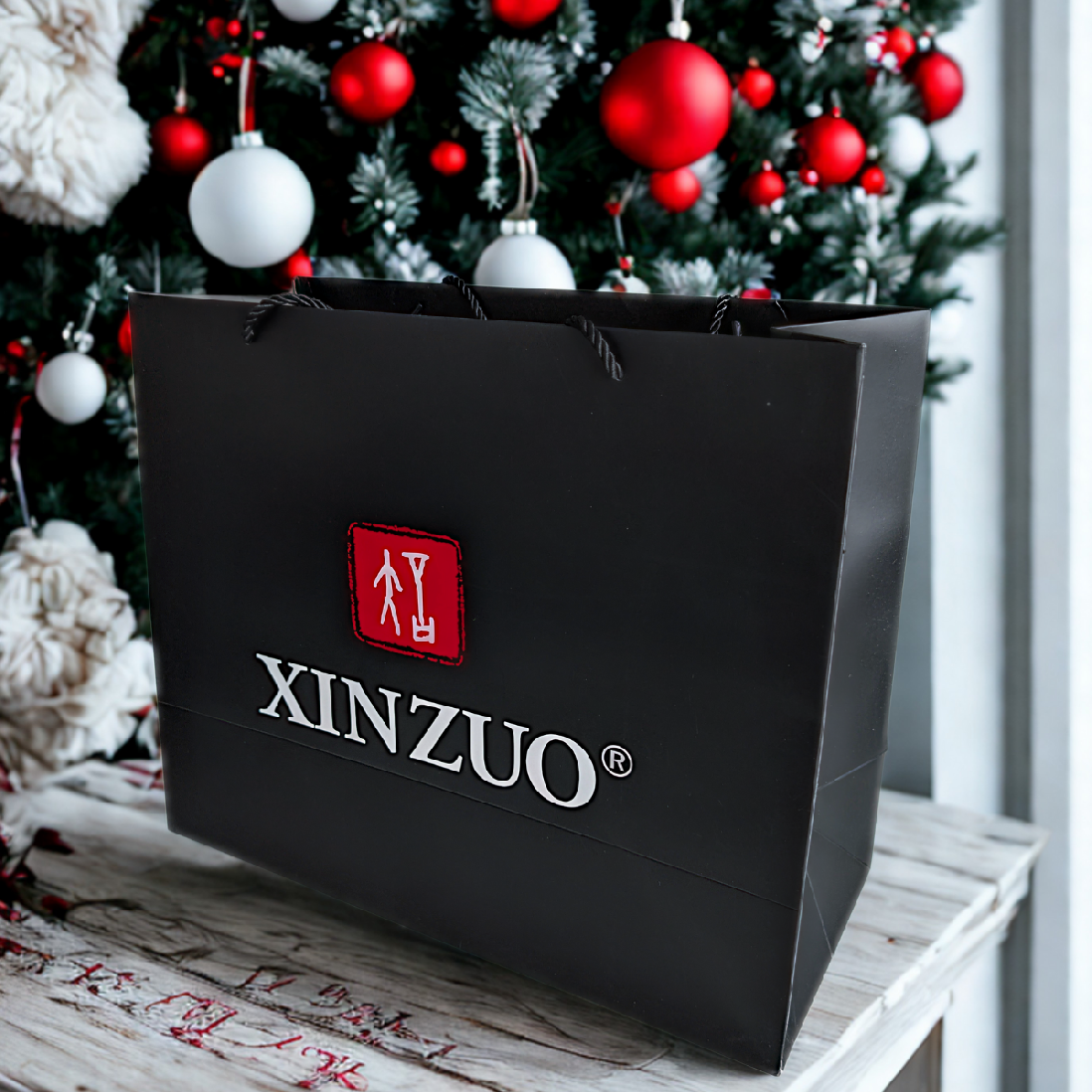 Somit kommt sie unter dem Weihnachtsbaum besonders gut zur Geltung.