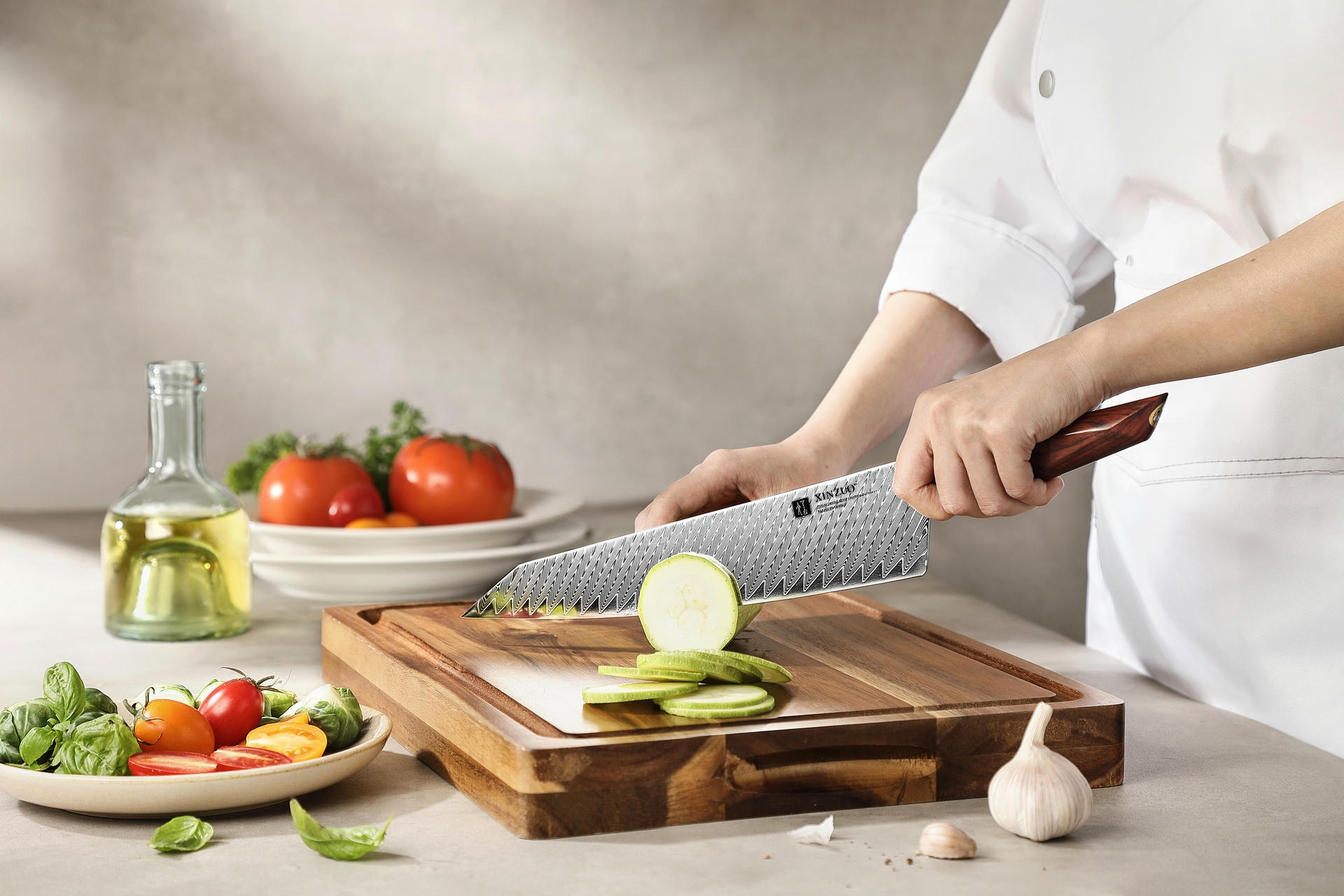 Schneiden mit dem Kochmesser Bunka XinZuo Xing X03