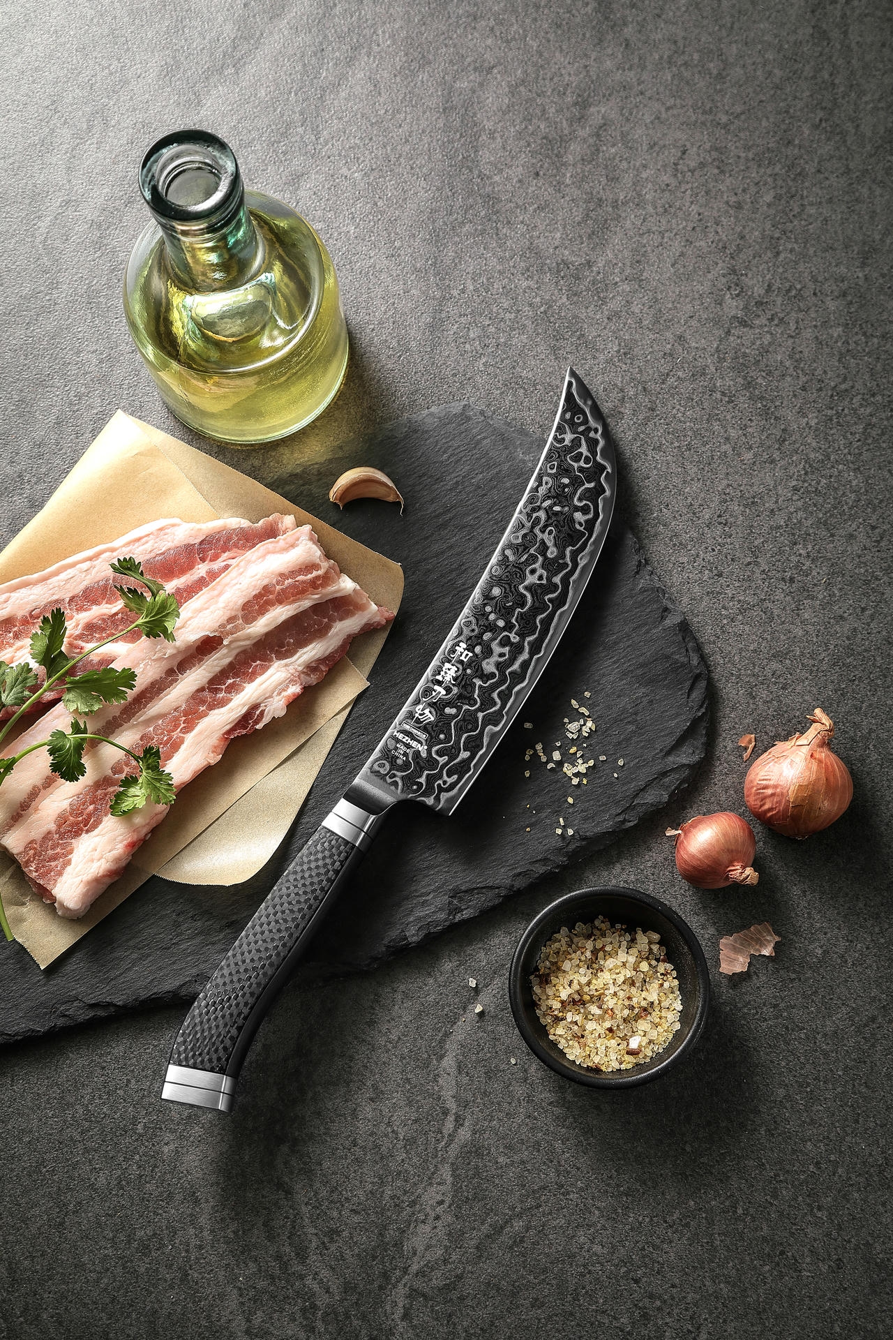 Der Griff des Fleischmessers Viking HezHen X10