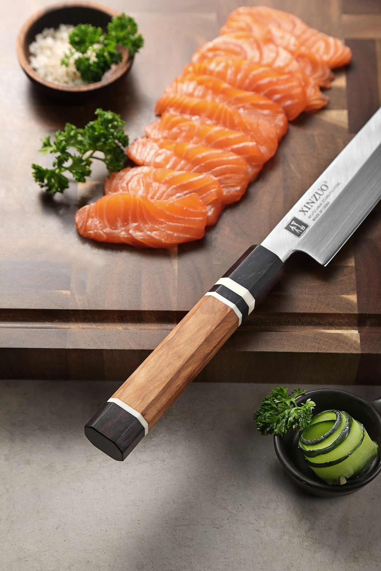 Der Griff des XinZuo Sashimi Messers F3S 27 cm