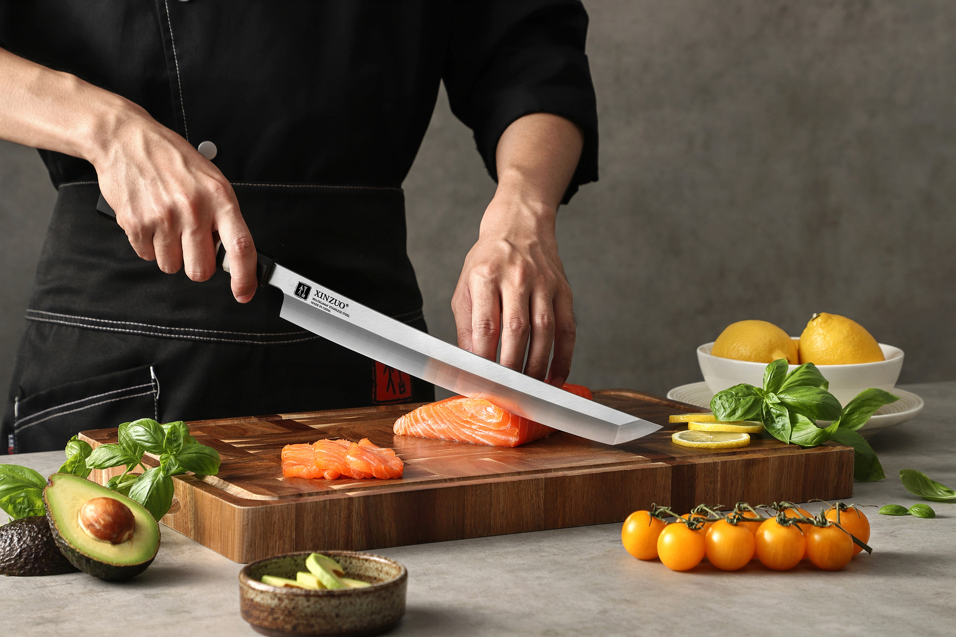 Schneiden mit dem Messer Sakimaru F3S 30 cm