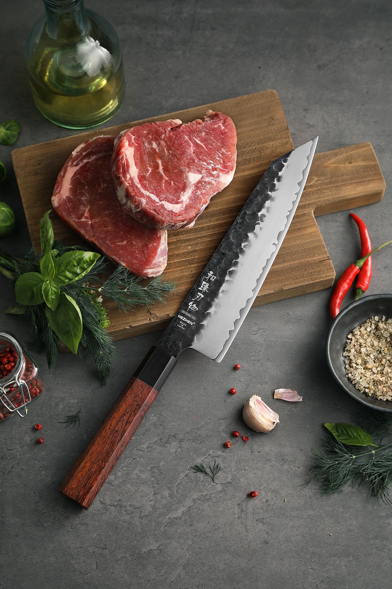 Designs mit einer mattschwarzen Textur im Retro-Stil 