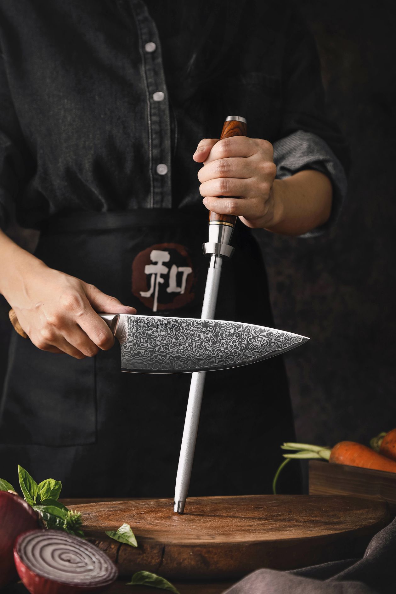 Das Messerschärfen mit dem HezHen Master B30-Wetzstahl